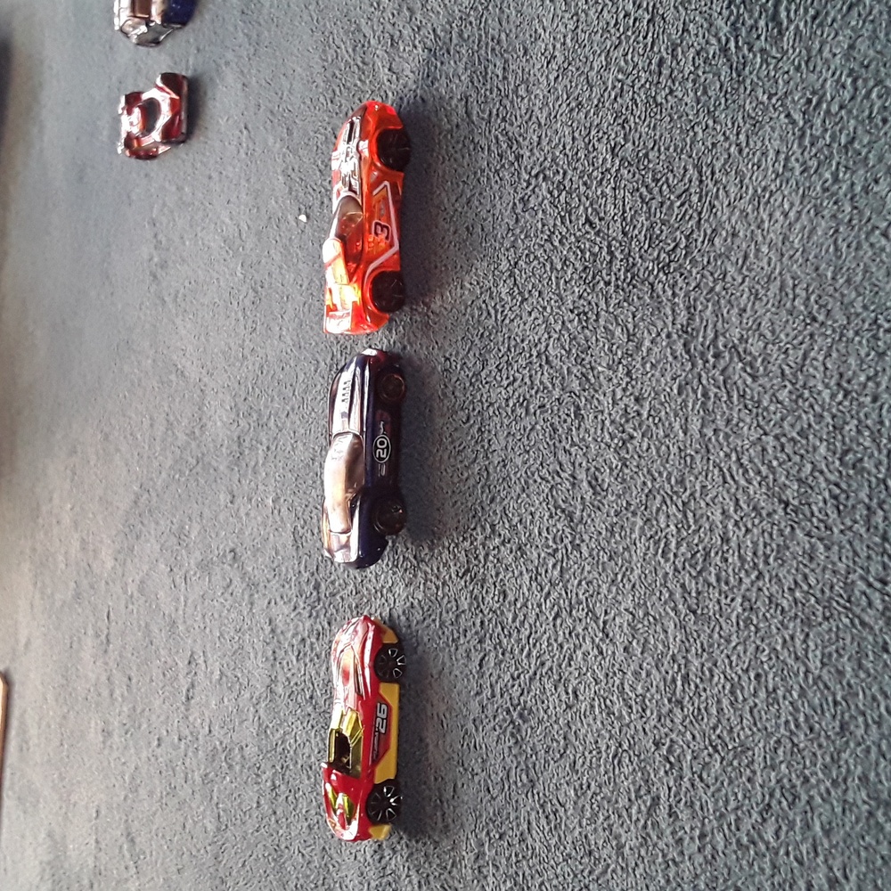 14 Hotwheel cars playset, In mint condition - Picture 4 of 6